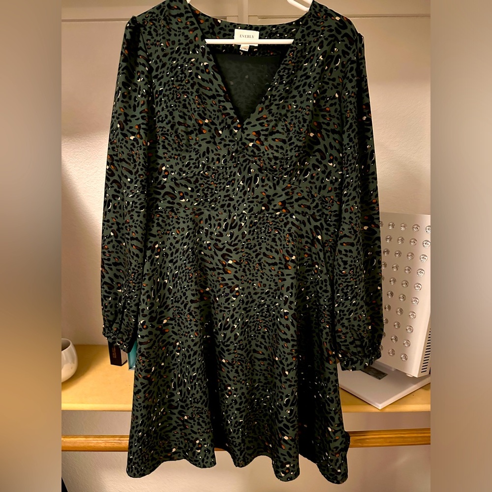 Dark green cheetah long sleeve dress